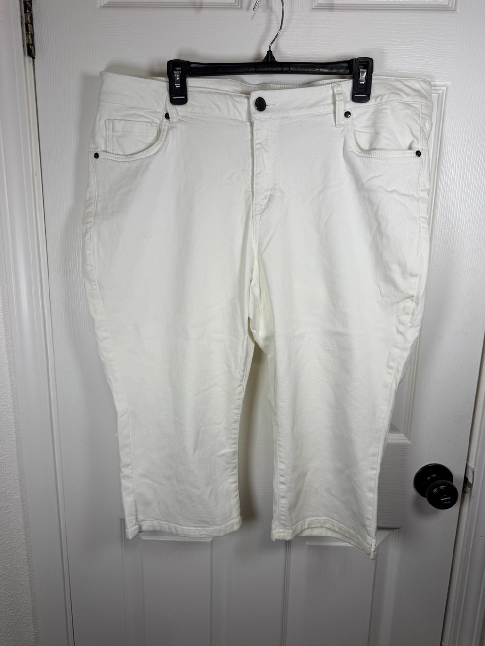 Lane Bryant White Cropped Jeans
